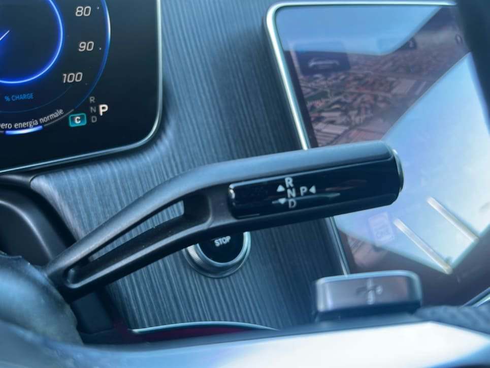 EQE 300 Premium Plus - Certified