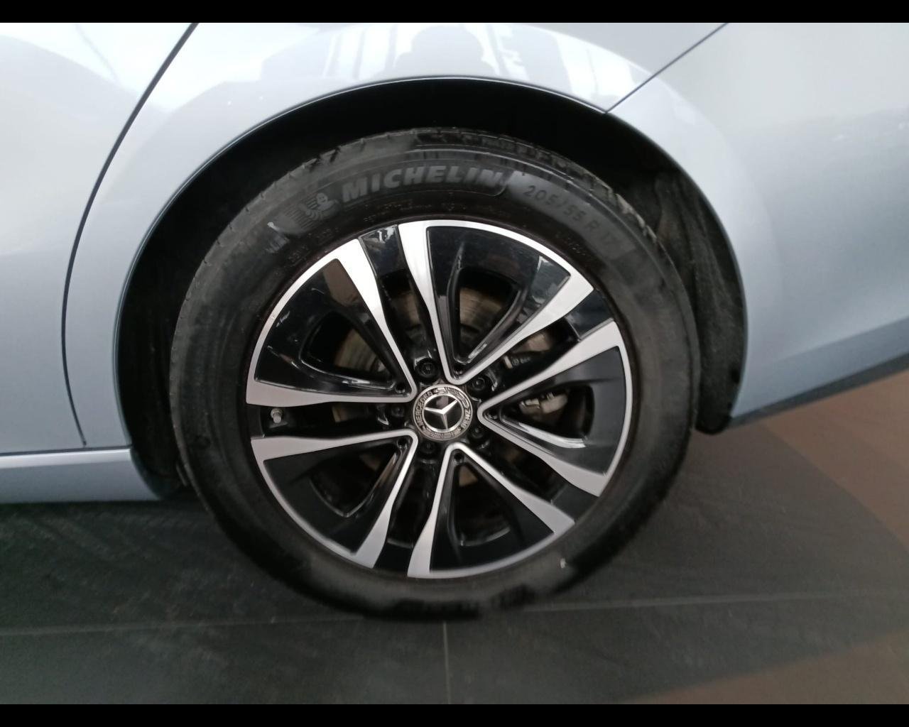 CLA Shooting Brake 180 d Advanced auto - Certified