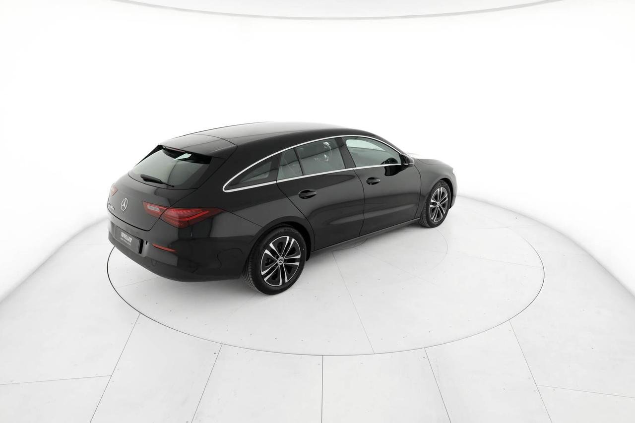 CLA Shooting Brake 180 d Advanced auto - Certified