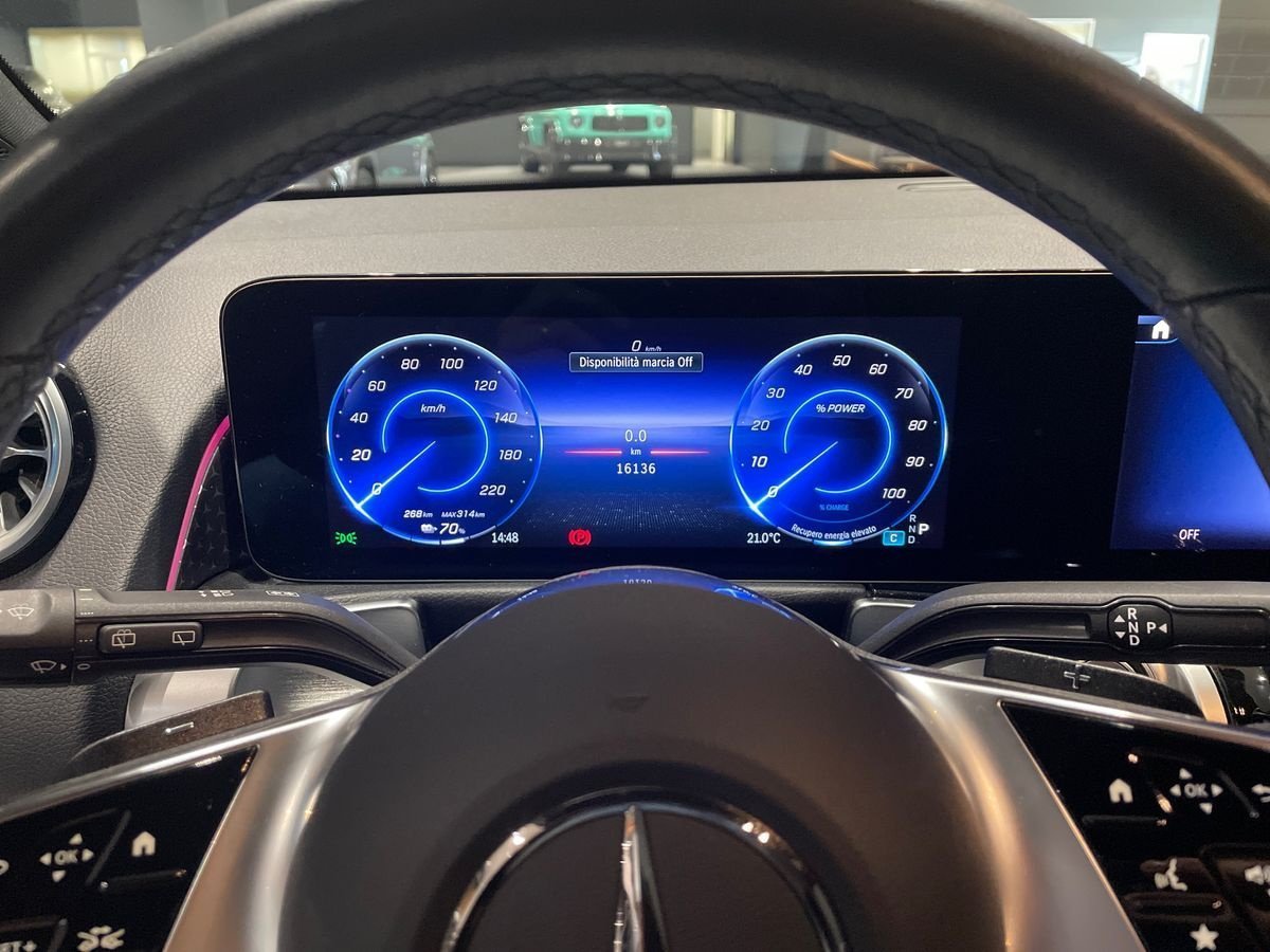 EQB 300 Progressive Advanced 4matic - Certified