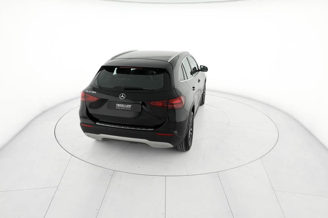 GLA 180 Advanced auto - Certified