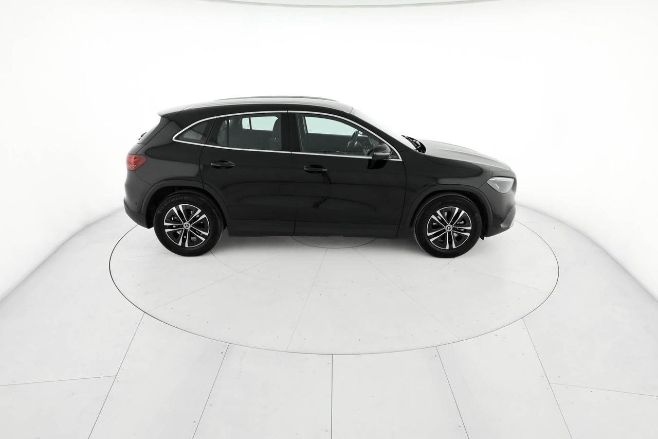 GLA 180 Advanced auto - Certified