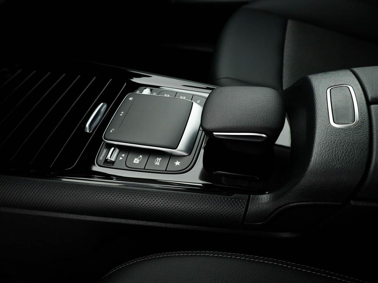 GLA 180 d Business Extra auto - Certified