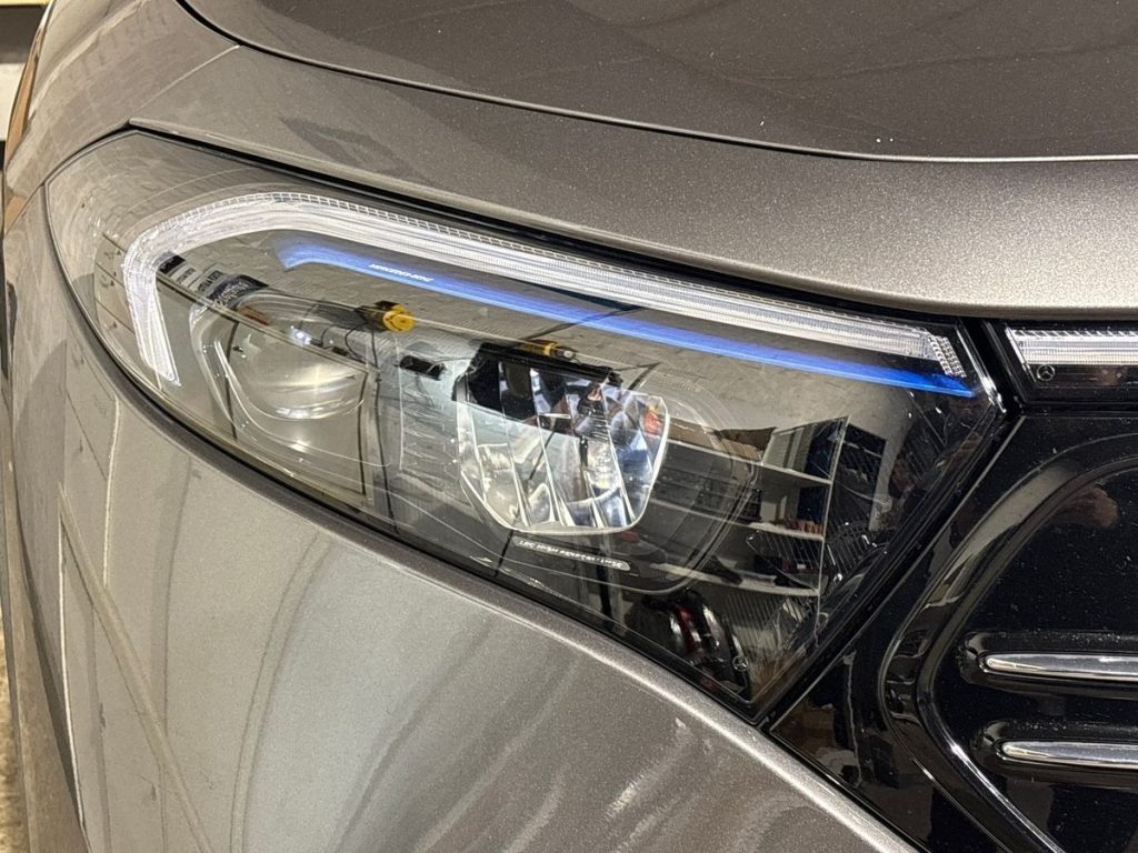 EQA 300 Premium 4matic - Certified