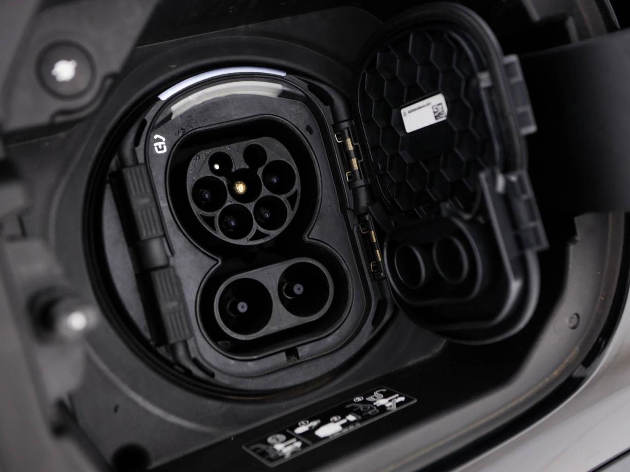 EQA 250 Sport - Certified