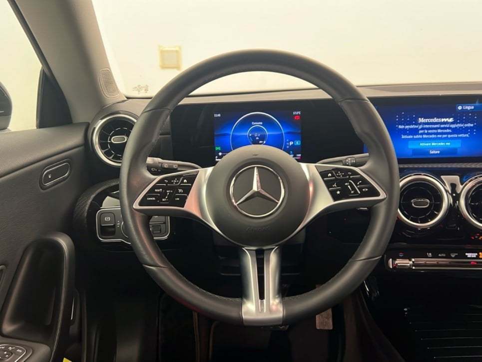 CLA Shooting Brake 180 d Advanced auto - Certified