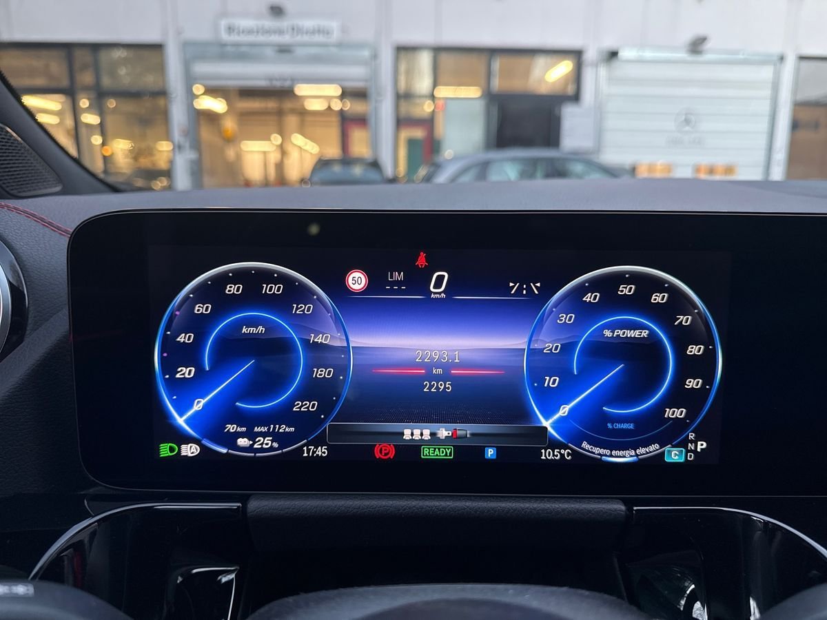 EQA 300 AMG Line Advanced 4matic - Certified