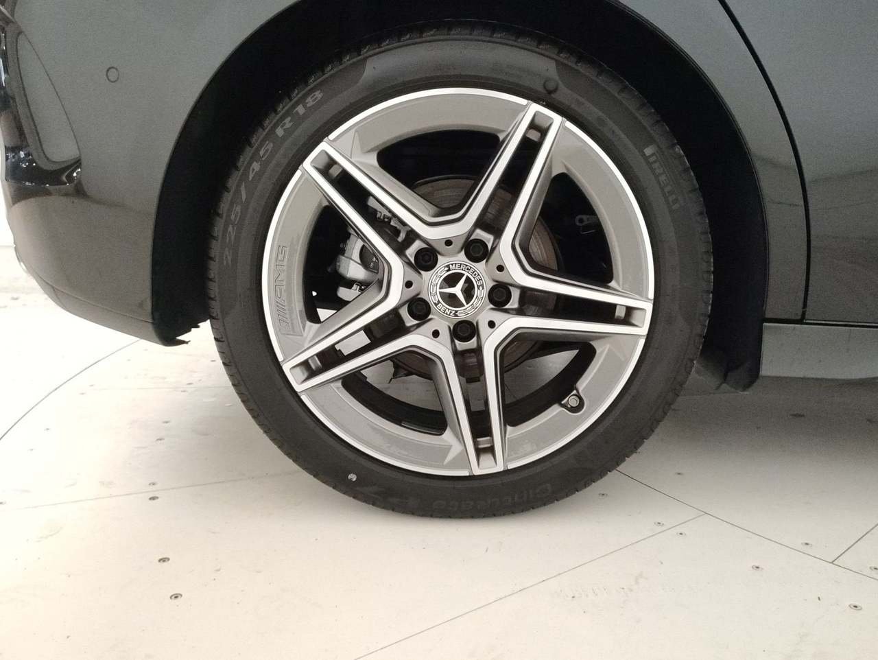 B 180 d AMG Line Premium Plus auto - Certified