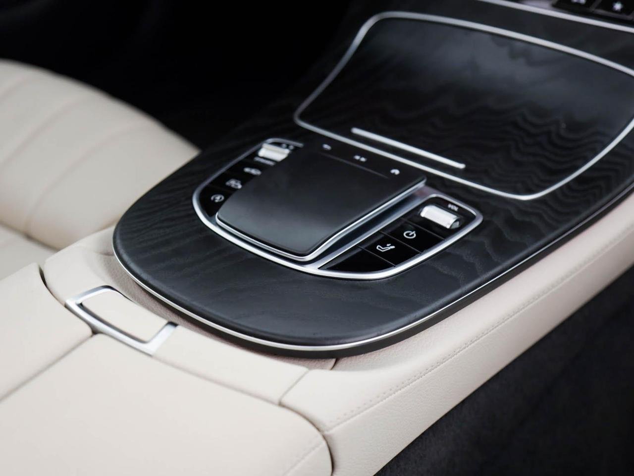 E SW All-Terrain 220 d mhev Premium Plus 4matic au - Certified