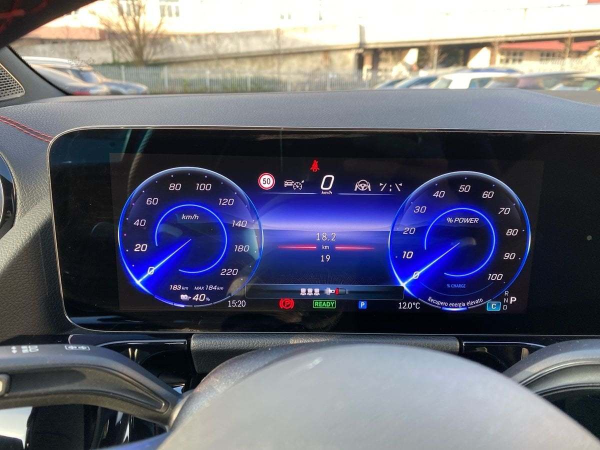 EQA 300 AMG Line Advanced 4matic - Certified