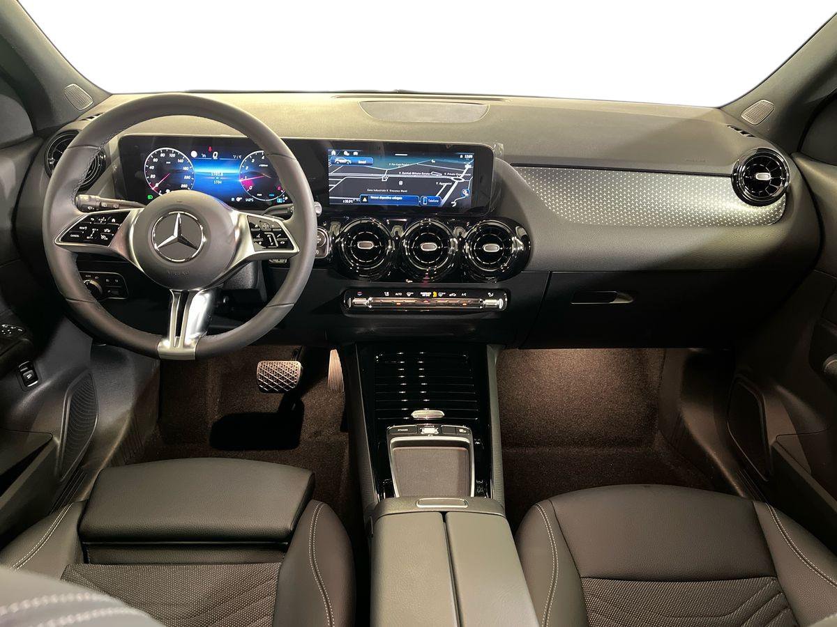 GLA 180 Advanced auto - Certified