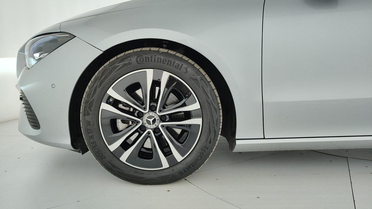 CLA Shooting Brake 180 d Advanced auto - Certified