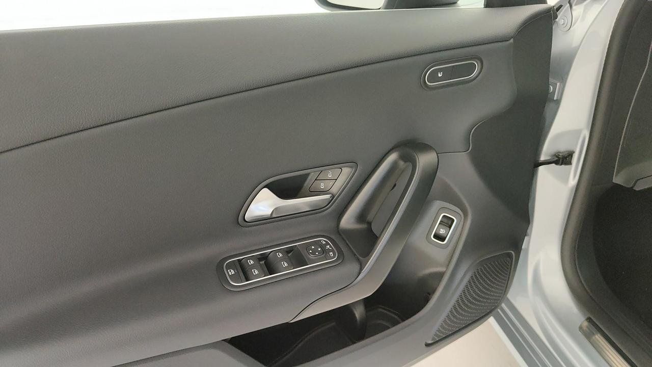 CLA Shooting Brake 180 d Advanced auto - Certified