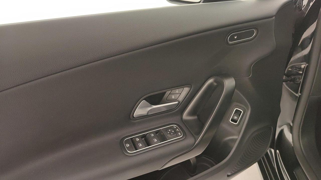 CLA Shooting Brake 180 d Advanced auto - Certified