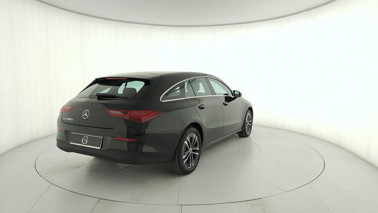 CLA Shooting Brake 180 d Advanced auto - Certified
