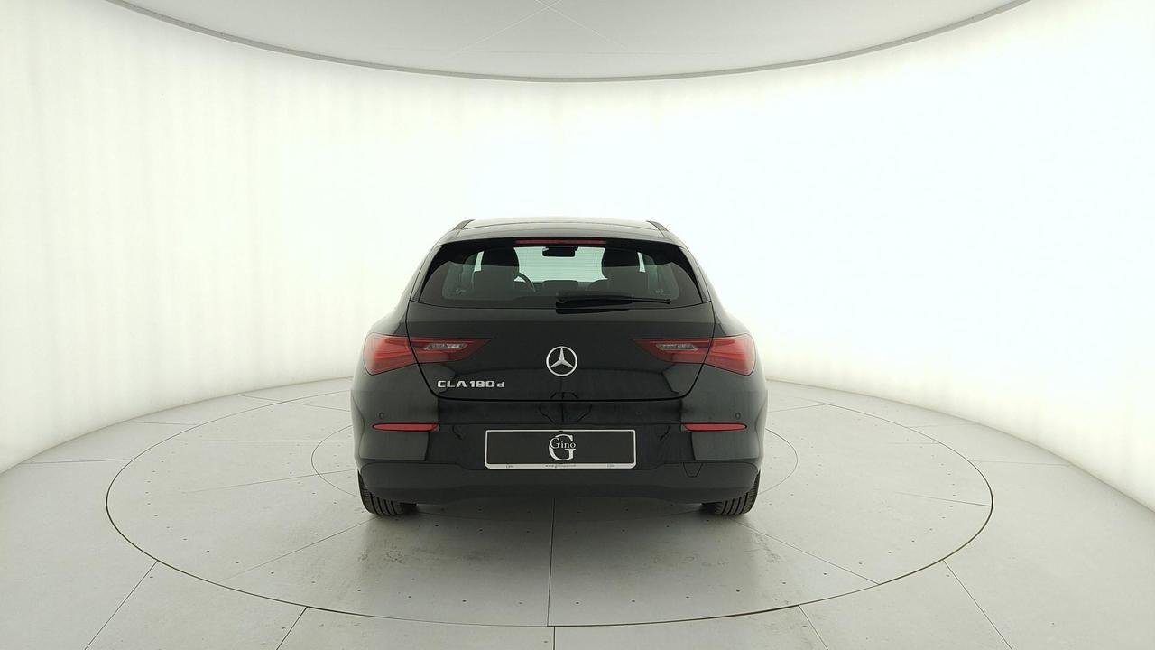 CLA Shooting Brake 180 d Advanced auto - Certified