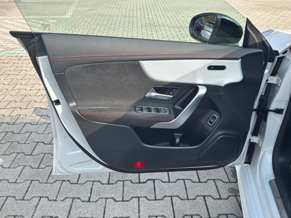 CLA Shooting Brake 200 d AMG Line Advanced Plus au - Certified