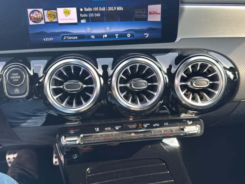 CLA Shooting Brake 200 d AMG Line Advanced Plus au - Certified