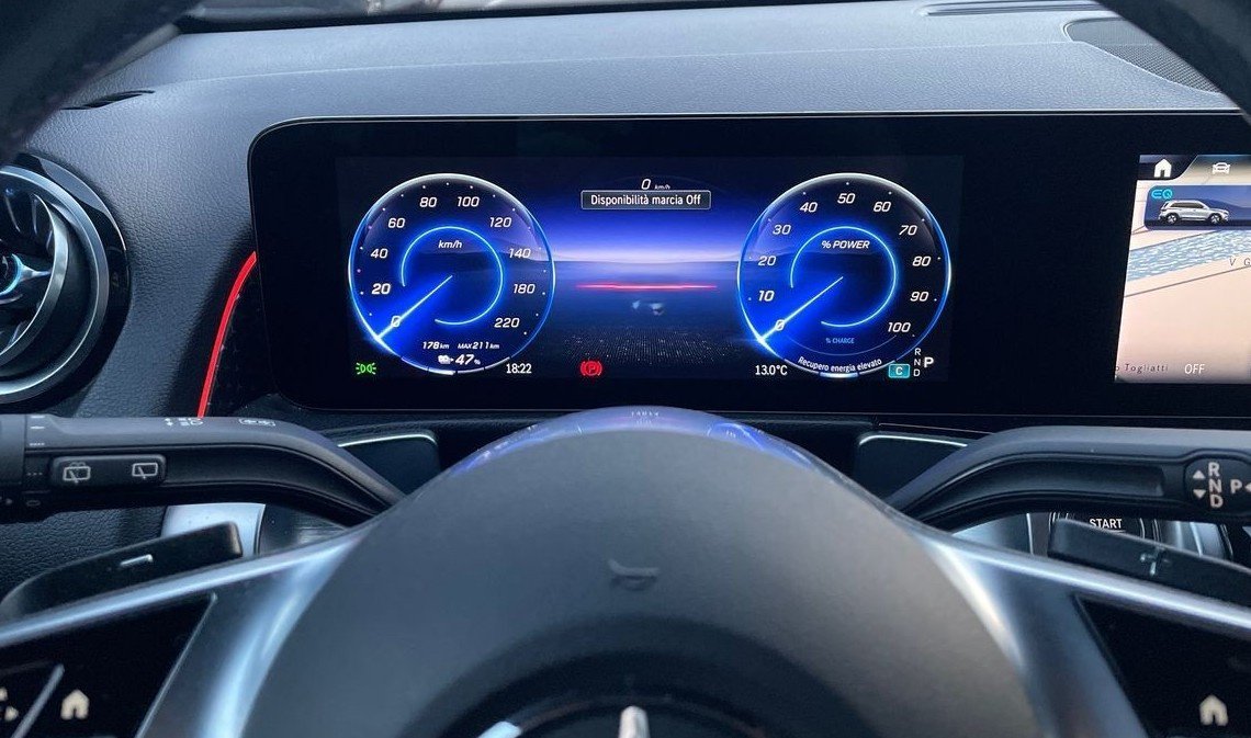 EQB 300 Progressive Advanced 4matic - Certified