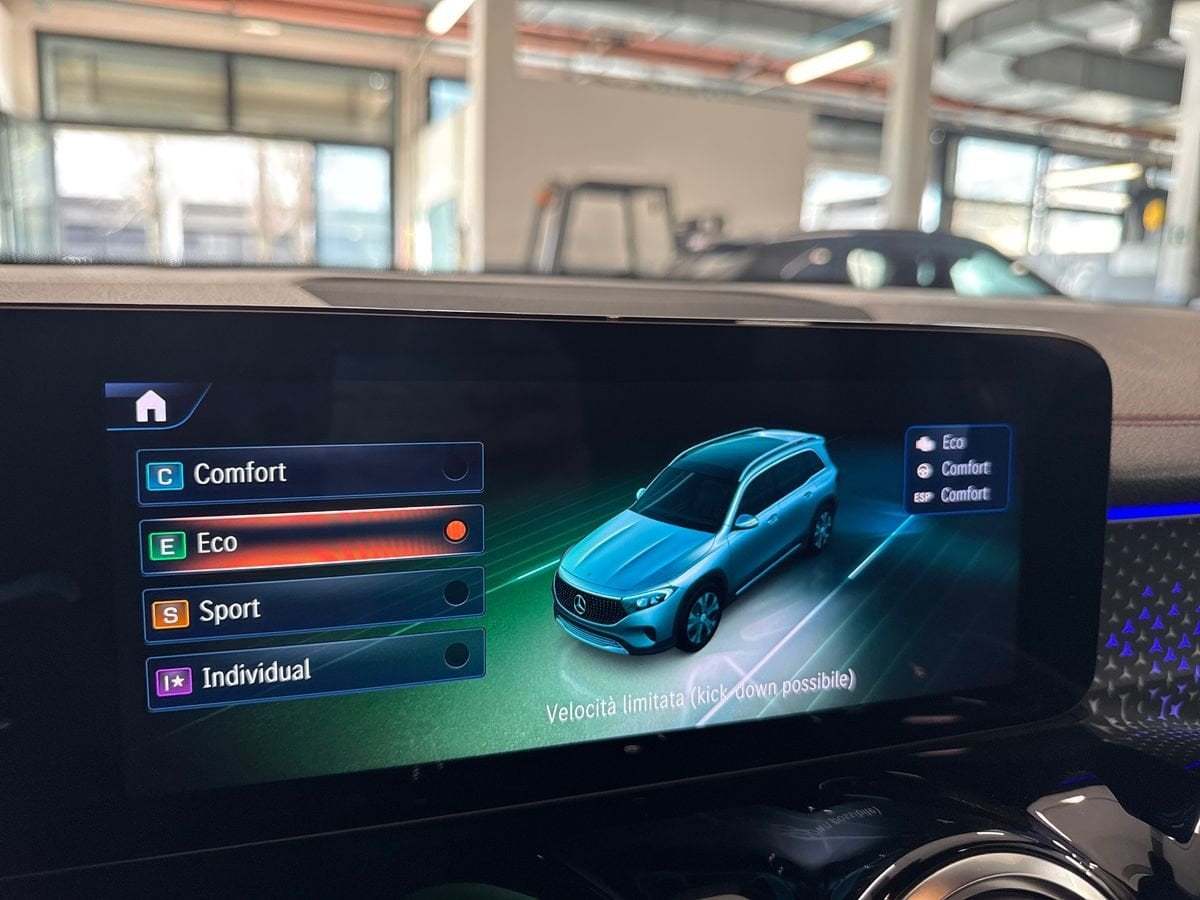 EQB 250+ AMG Line Advanced - Certified