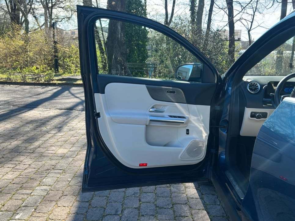 EQA 250 Sport Plus - Certified