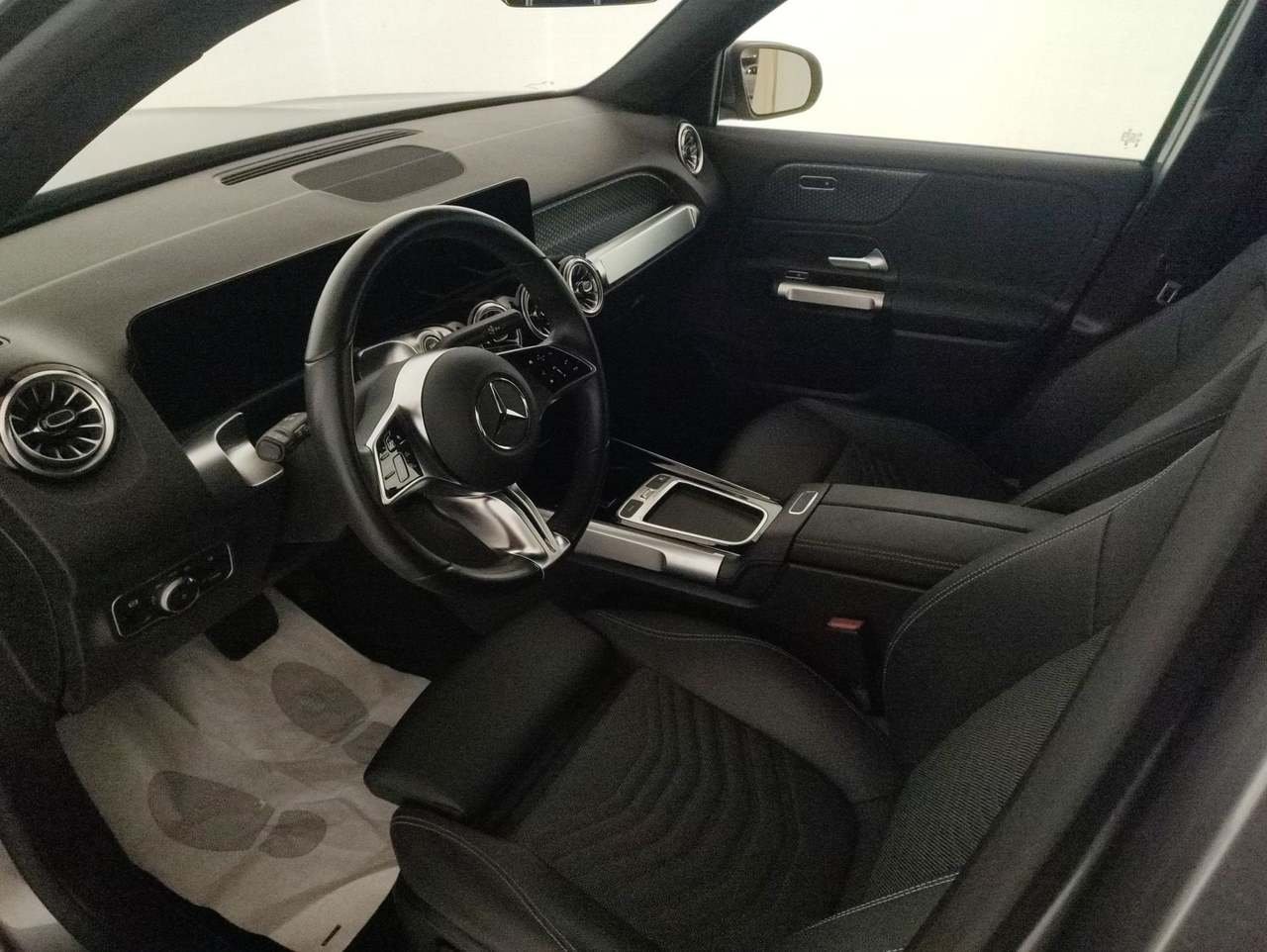 EQB 300 Progressive Advanced 4matic - Certified