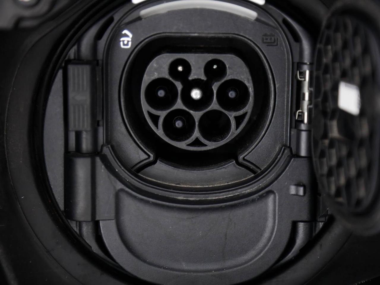 A 250 e phev (eq-power) Business auto - Certified