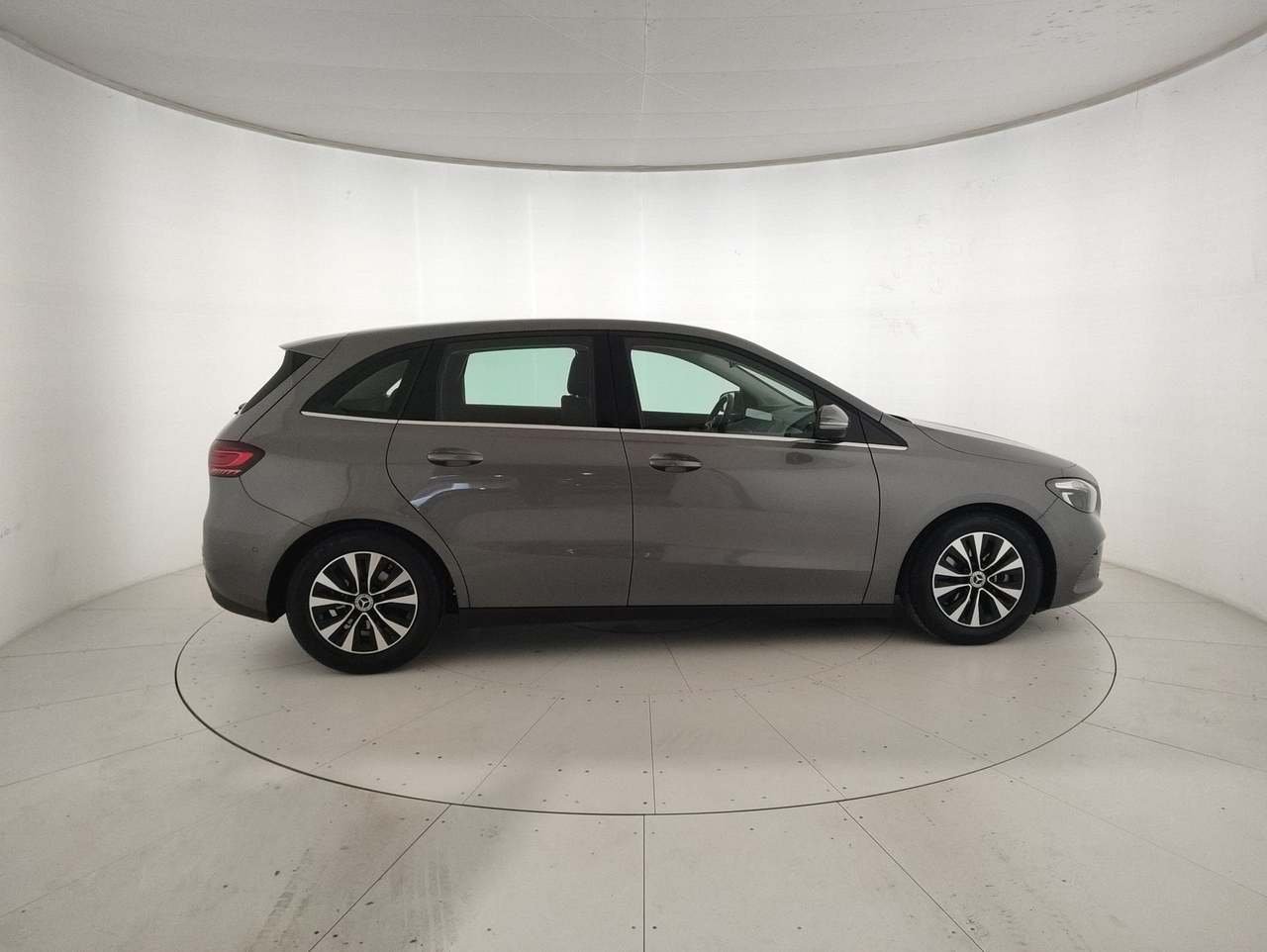 B 180 Progressive Advanced auto - Certified