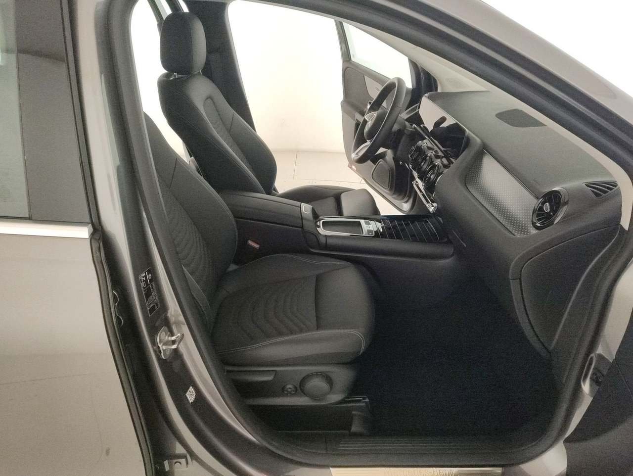 B 180 Progressive Advanced auto - Certified