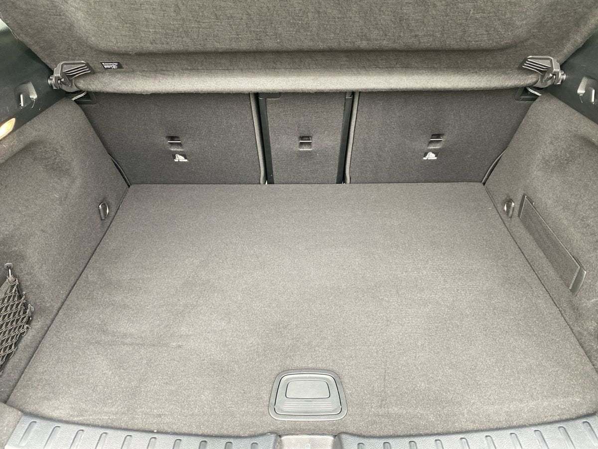 EQA 300 Progressive Advanced 4matic - Certified