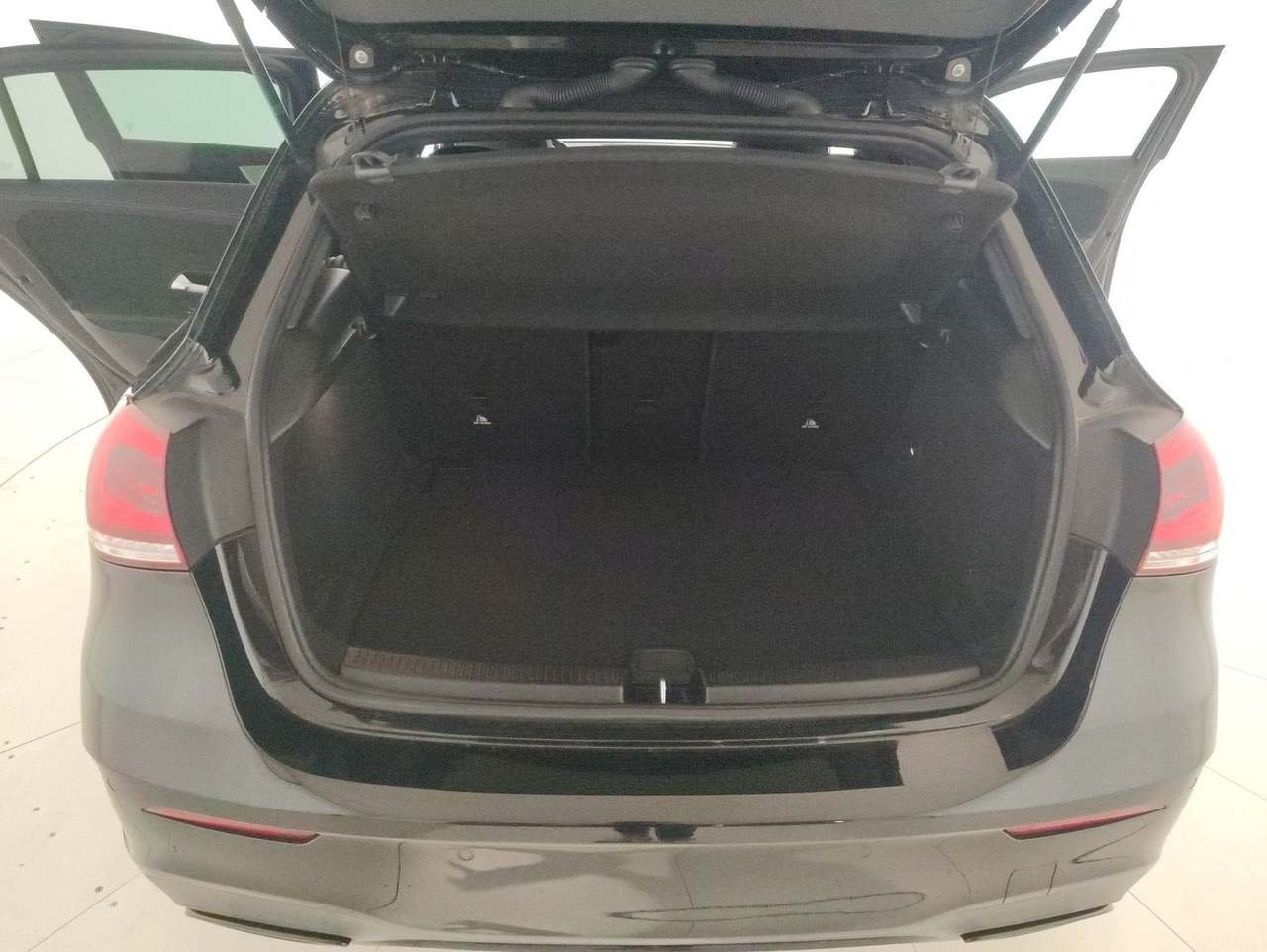 A 180 d Premium Night edition auto - Certified