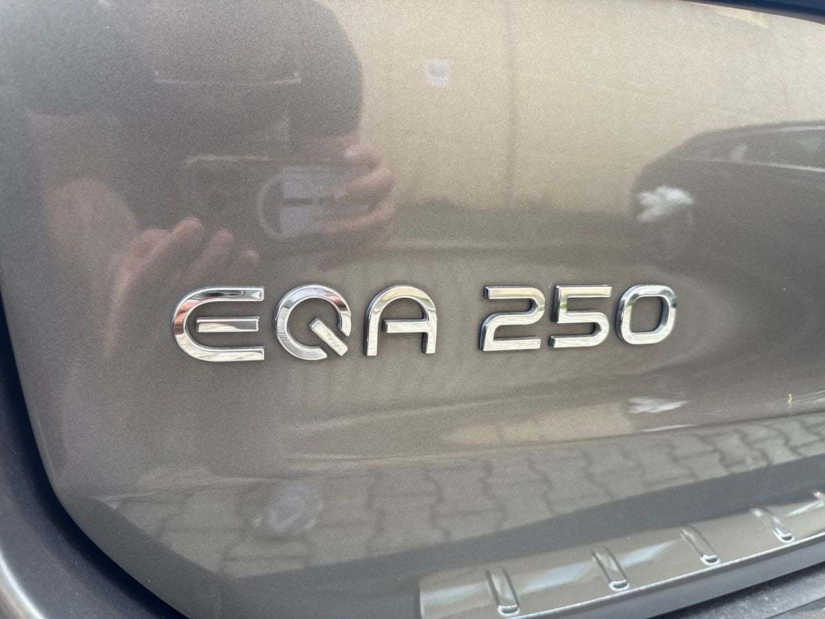 EQA 250 Premium - Certified