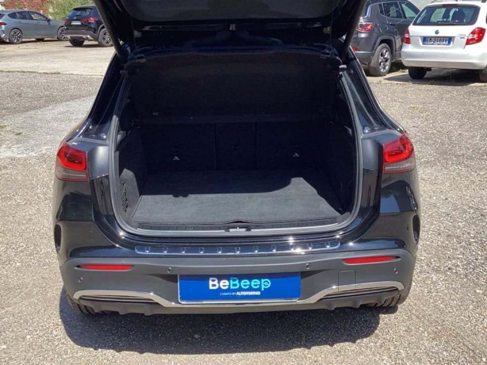 EQA 300 Premium 4matic - Certified