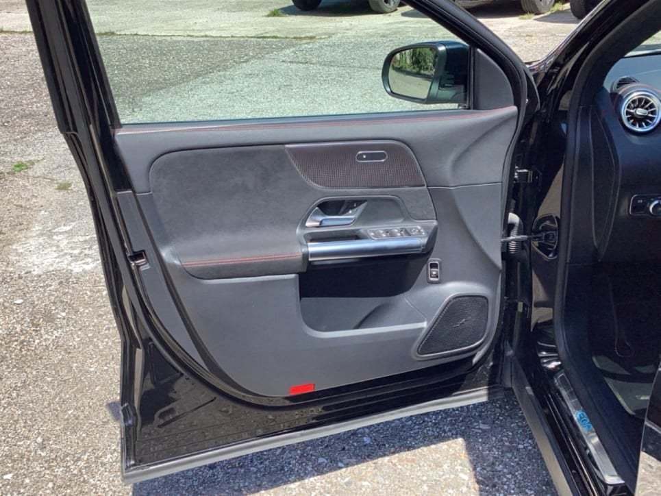 EQA 300 Premium 4matic - Certified