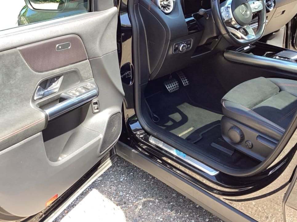 EQA 300 Premium 4matic - Certified