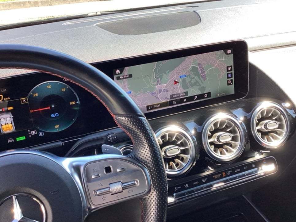 EQA 300 Premium 4matic - Certified