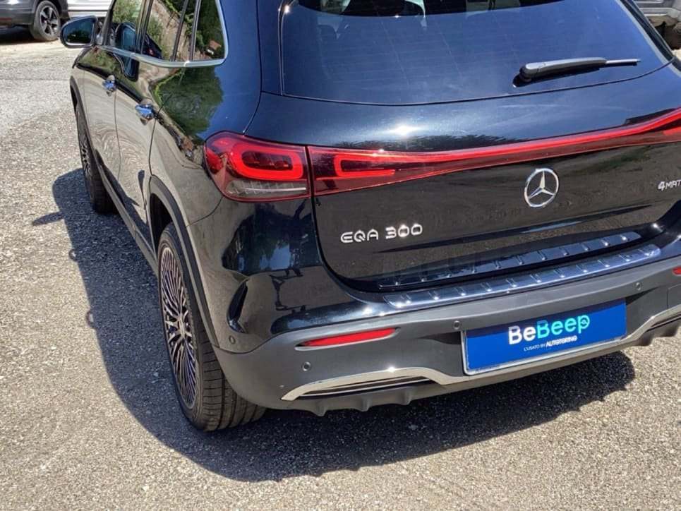 EQA 300 Premium 4matic - Certified