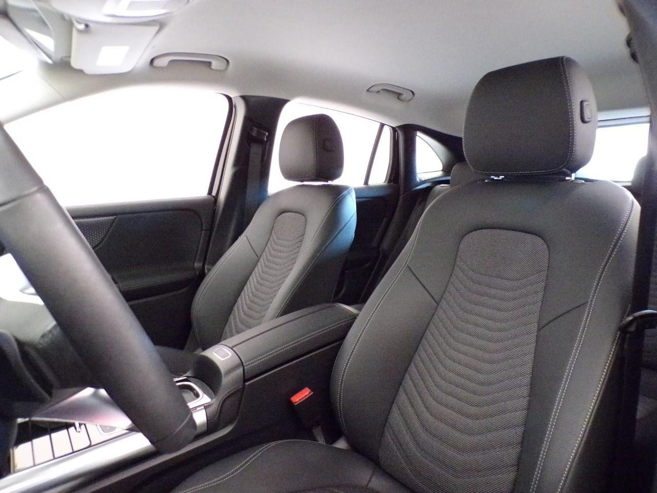 GLA 180 Progressive Advanced auto - Certified