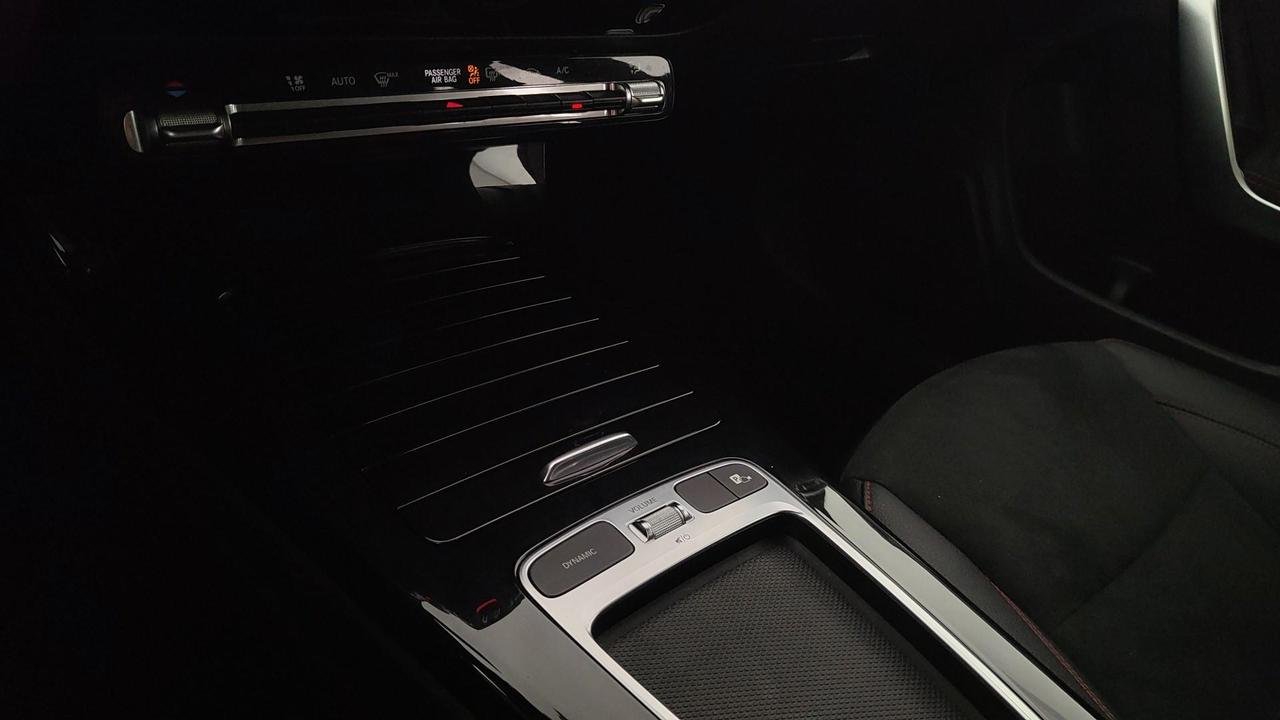 CLA Shooting Brake 200 d AMG Line Advanced Plus au - Certified