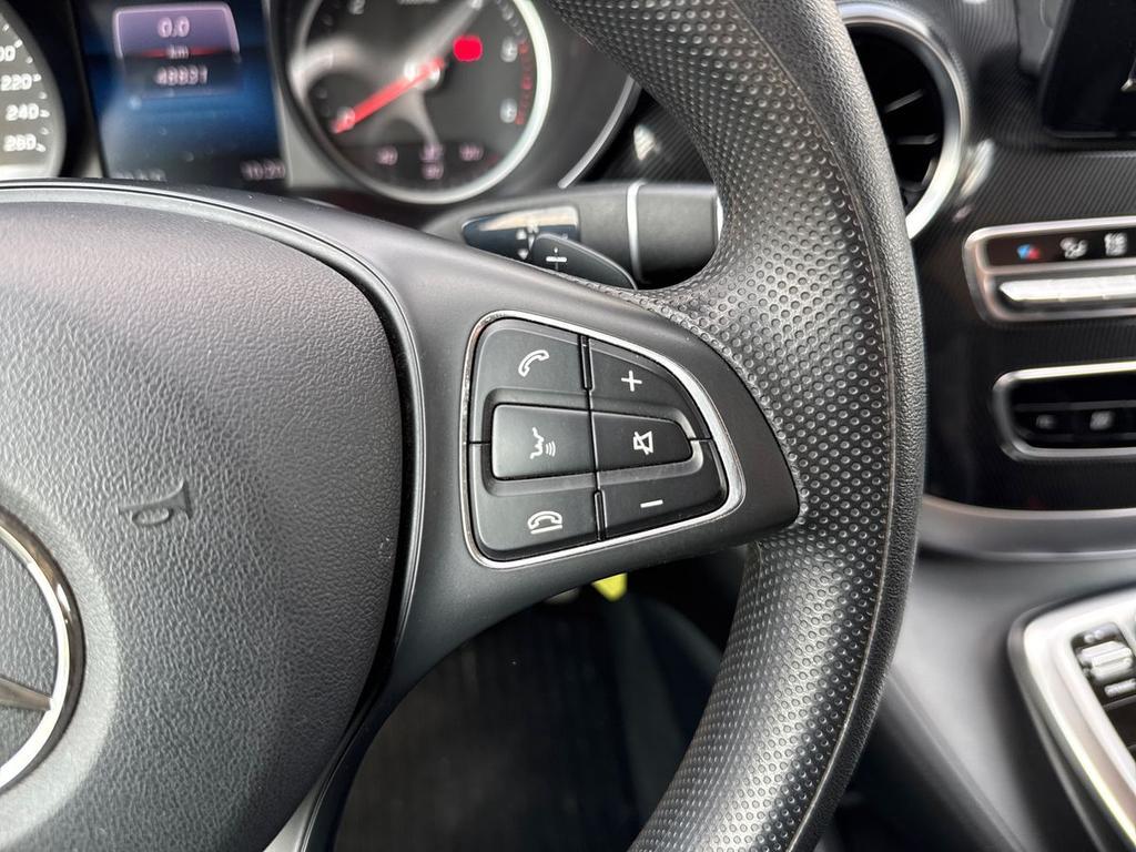 V Long 300 d Exclusive auto - Certified