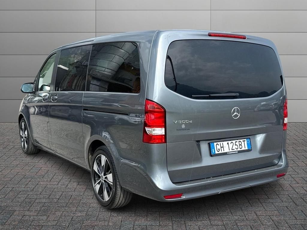 V Long 300 d Exclusive auto - Certified