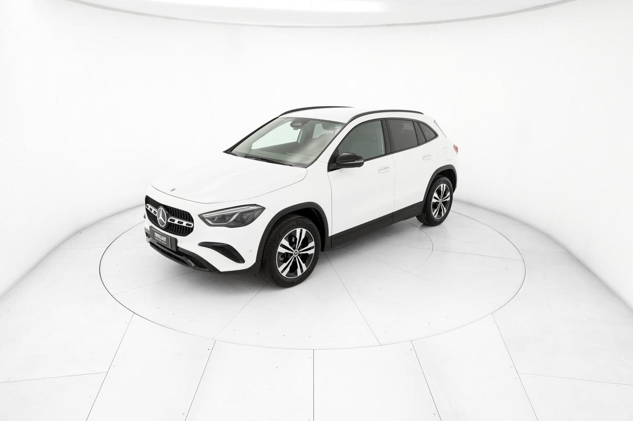 GLA 180 Progressive Advanced Plus auto - Certified