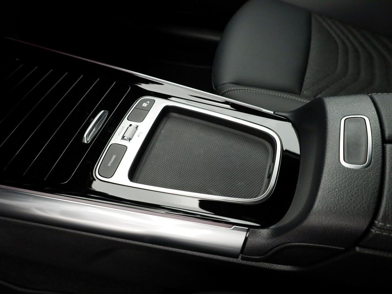 GLA 180 Progressive Advanced Plus auto - Certified