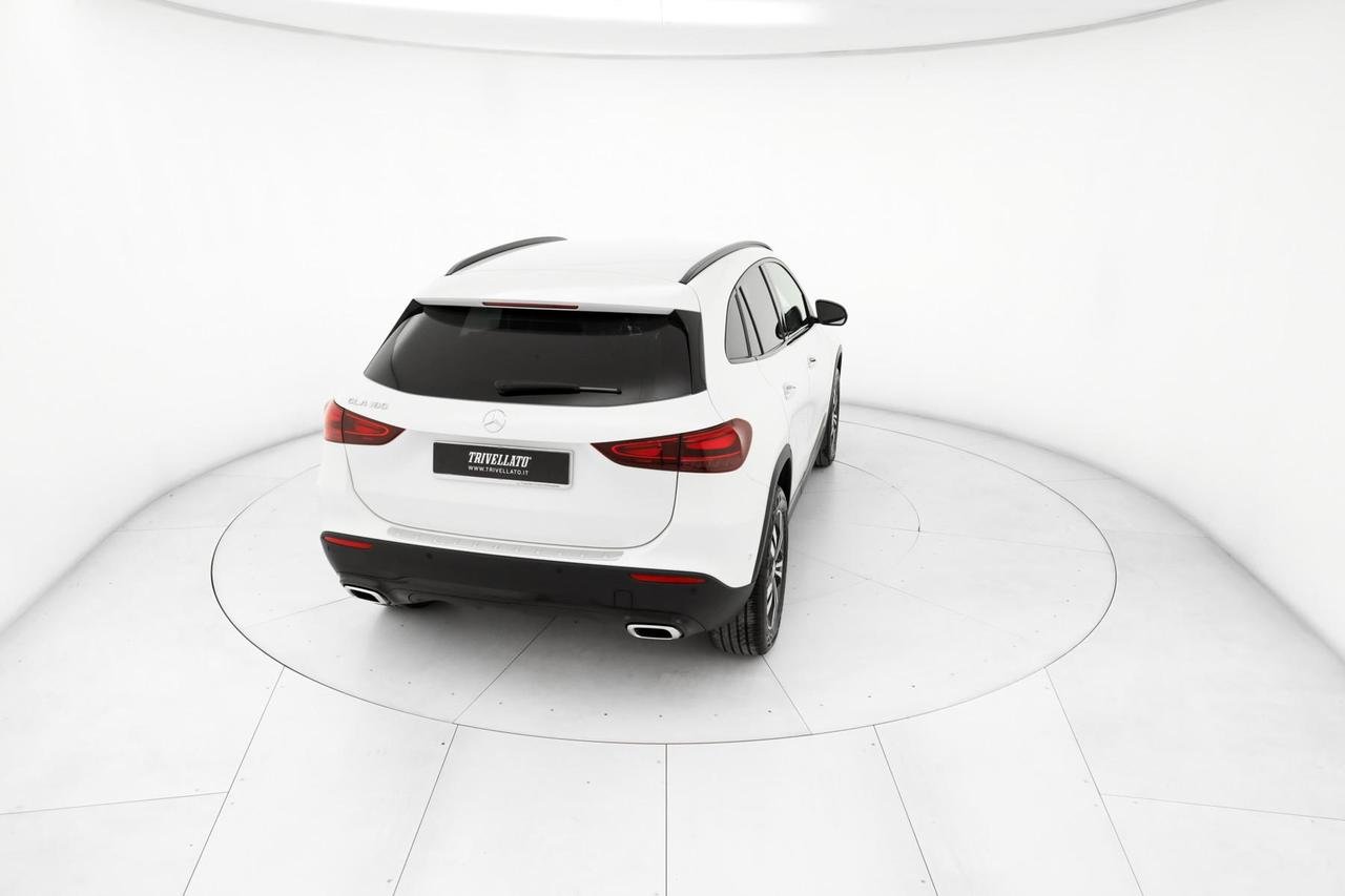 GLA 180 Progressive Advanced Plus auto - Certified