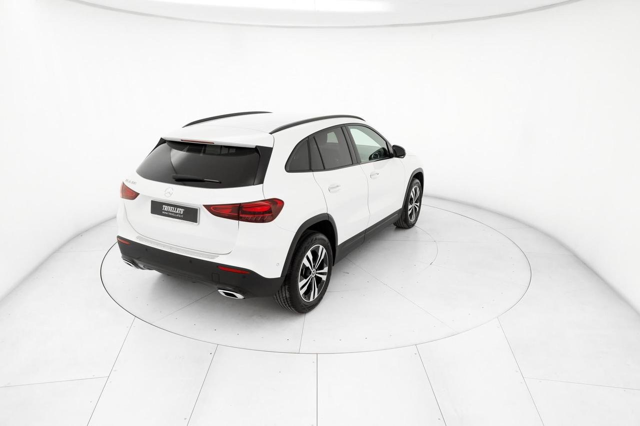 GLA 180 Progressive Advanced Plus auto - Certified