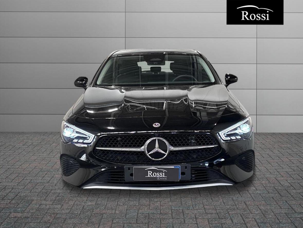 CLA Shooting Brake 180 d Advanced auto - Certified