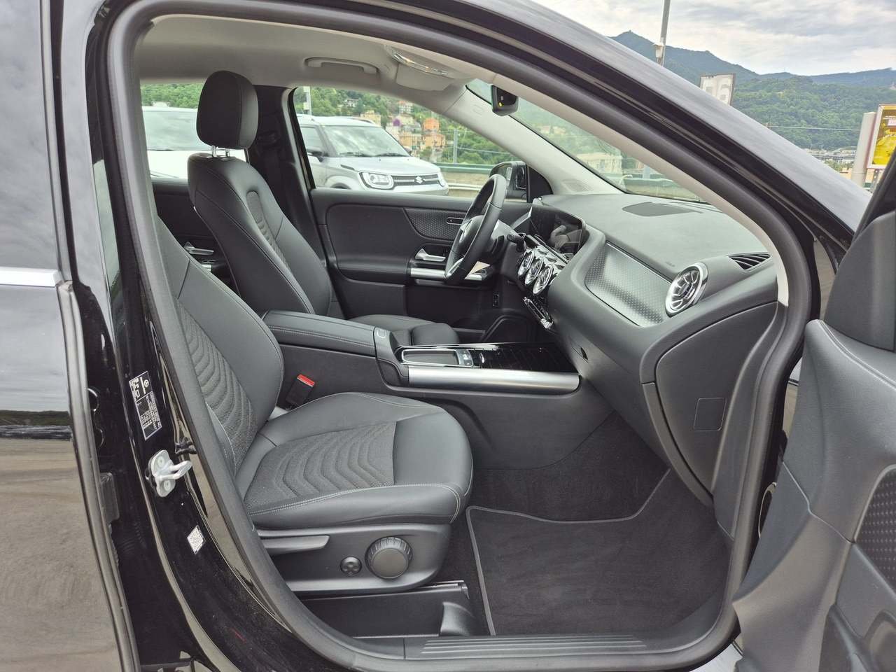 GLA 180 Progressive Advanced Plus auto - Certified