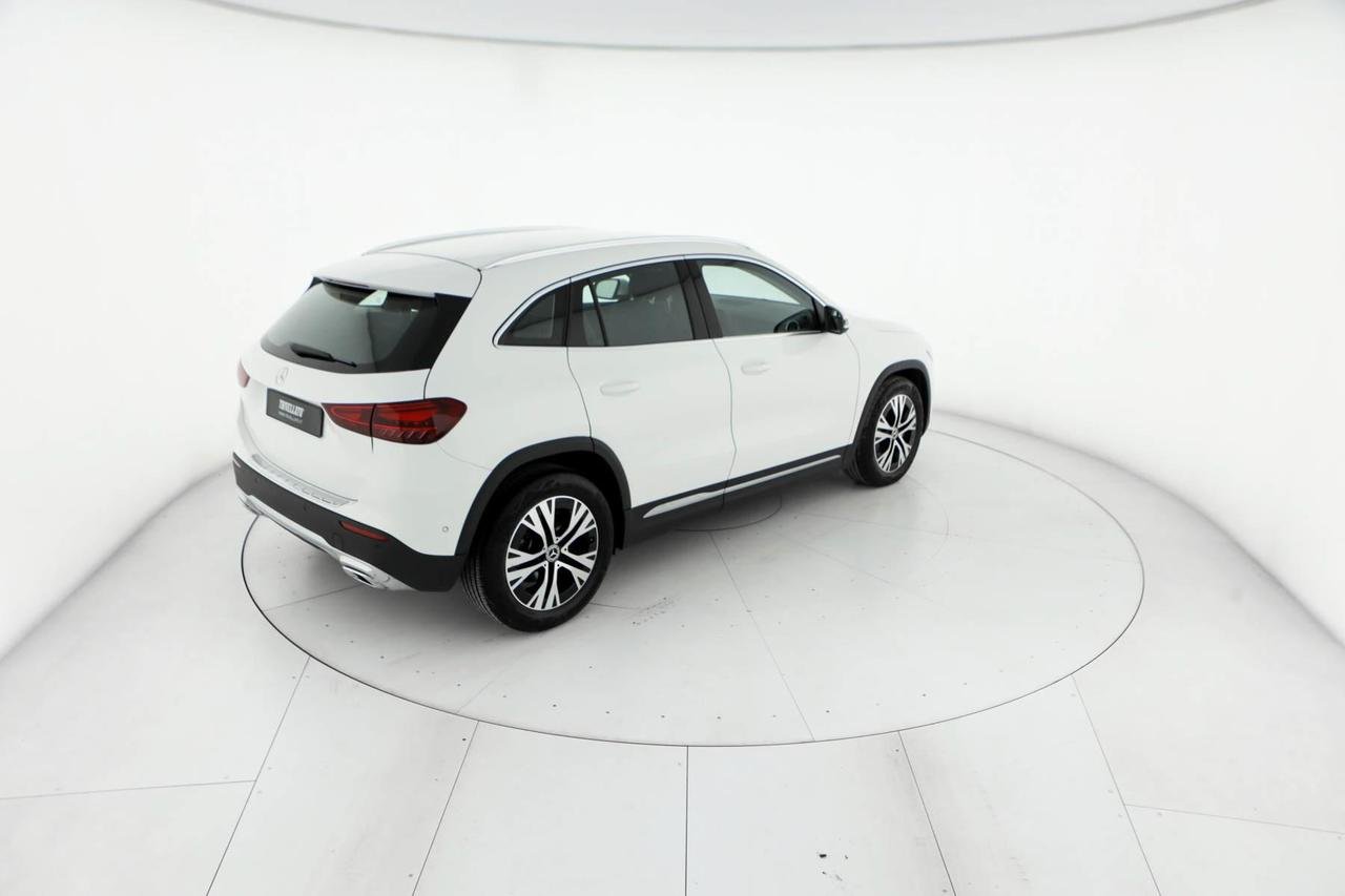 GLA 180 d Progressive Advanced Plus auto - Certified
